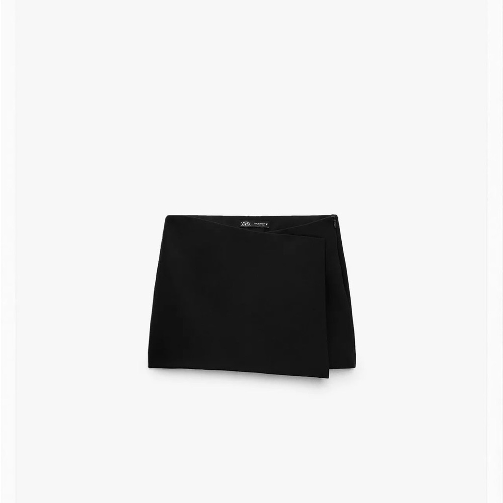 Zara Women's asymmetric Black Skort